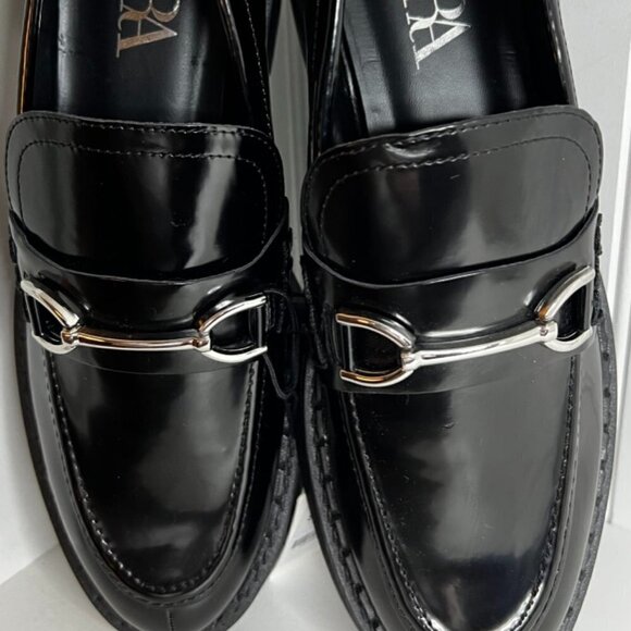 ZARA  FLAT LUG SOLE LOAFERS  in Black Size 10 - Picture 1 of 8